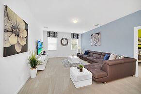 Short Walk From Clubhouse! Wonderful Pool Villa