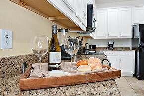 Short Walk From Clubhouse! Wonderful Pool Villa