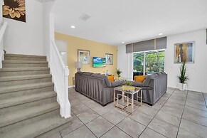 Short Walk From Clubhouse! Wonderful Pool Villa