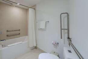 Fantastic 2BR Condo at Hollywood