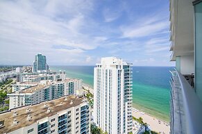 Fantastic 2BR Condo at Hollywood