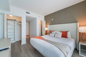 Fantastic 2BR Condo at Hollywood