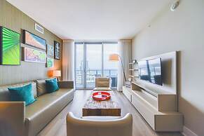 Fantastic 2BR Condo at Hollywood