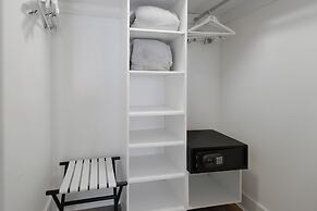 Fantastic 2BR Condo at Hollywood