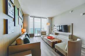 Fantastic 2BR Condo at Hollywood