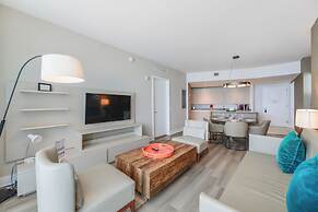 Fantastic 2BR Condo at Hollywood