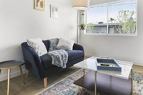 Contemporary Condo in Central Biltmore (94950471)