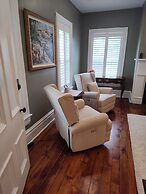 Hickory House Bed & Breakfast