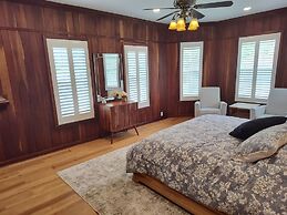 Hickory House Bed & Breakfast