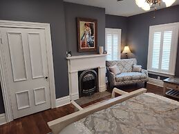 Hickory House Bed & Breakfast