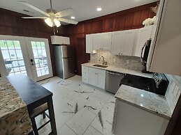 Hickory House Bed & Breakfast