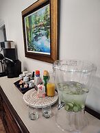 Hickory House Bed & Breakfast