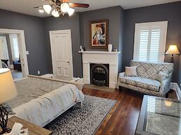 Hickory House Bed & Breakfast