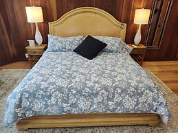 Hickory House Bed & Breakfast