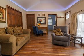 Hickory House Bed & Breakfast