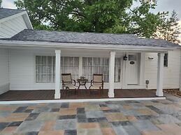 Hickory House Bed & Breakfast