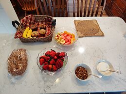 Hickory House Bed & Breakfast