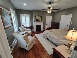 Hickory House Bed & Breakfast