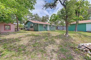 Pet-friendly Canyon Lake Home - 2 Mi to Beach!