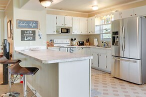 Pet-friendly Canyon Lake Home - 2 Mi to Beach!