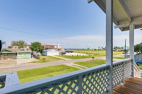 2 Blocks to Bay: Misty Harbor Rockport Home