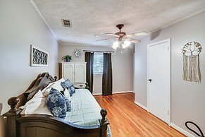 Spacious Montgomery Home ~ 3 Mi to Downtown!