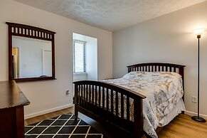 Lawrence Vacation Rental ~ 12 Mi to Indianapolis!