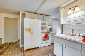 Charming Lake Ann Apartment - Walkable Location!