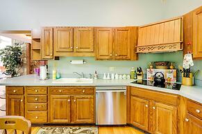 Spacious Woodbury Home w/ Pool + Hot Tub!