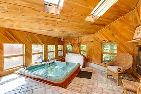 Spacious Woodbury Home w/ Pool + Hot Tub!
