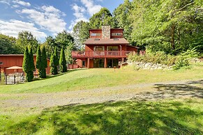 Spacious Woodbury Home w/ Pool + Hot Tub!