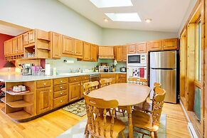 Spacious Woodbury Home w/ Pool + Hot Tub!