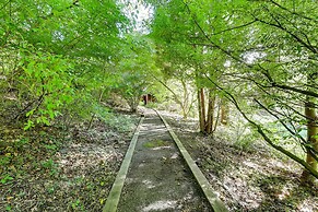 Spacious Woodbury Home w/ Pool + Hot Tub!