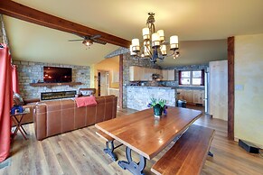 Prairie-style Home on Garden Bay w/ Deck + Hot Tub