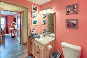 Prairie-style Home on Garden Bay w/ Deck + Hot Tub