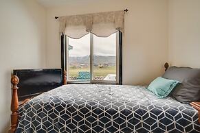 East Wenatchee Home w/ Yard & Hot Tub!