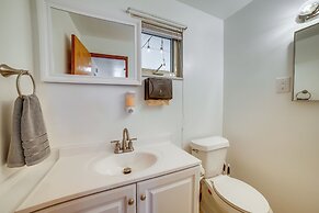 3 Mi to Downtown: Pittsburgh Home w/ Balcony!