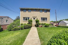 3 Mi to Downtown: Pittsburgh Home w/ Balcony!
