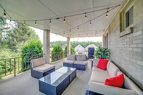 3 Mi to Downtown: Pittsburgh Home w/ Balcony!