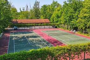 Elk Rapids Condo w/ Balcony Overlooking Elk Lake!