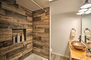 Modern Cabin - 2 Mi to Speelyi Beach!