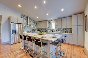 Modern Home With Yard 3 Mi to Uptown Charlotte!