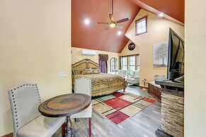 Blissful Broken Bow Studio: Fire Pit & Jacuzzi Tub