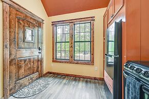 Blissful Broken Bow Studio: Fire Pit & Jacuzzi Tub