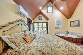 Blissful Broken Bow Studio: Fire Pit & Jacuzzi Tub