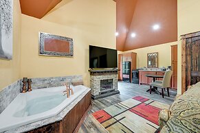 Blissful Broken Bow Studio: Fire Pit & Jacuzzi Tub