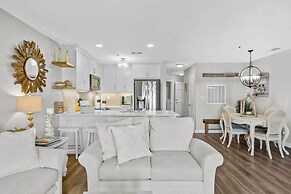 Villa Capriani Condo w/ Direct Beach Access!