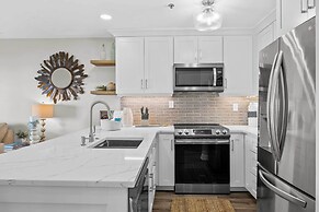 Villa Capriani Condo w/ Direct Beach Access!