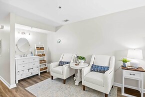 Villa Capriani Condo w/ Direct Beach Access!