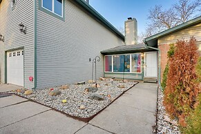 Lakefront Hartland Cottage w/ Patio & Fire Pits!